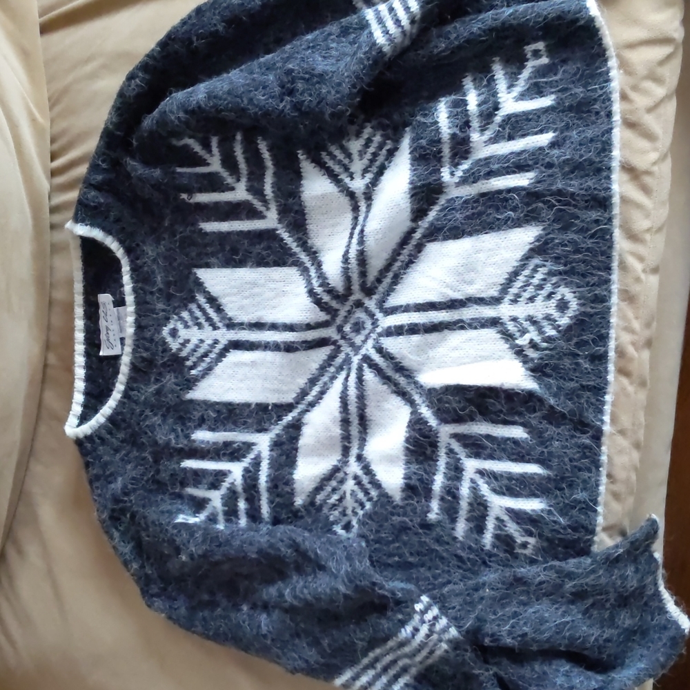 Snowflake Sweater - Woman's - Small - Black with Large White Snowflake